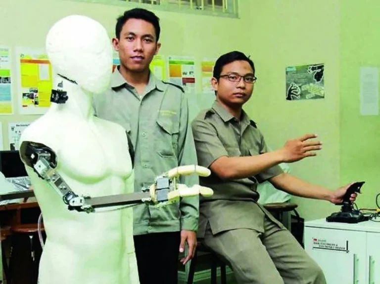 Aplikasi Luas Robot Mirip Manusia dalam Berbagai Industri