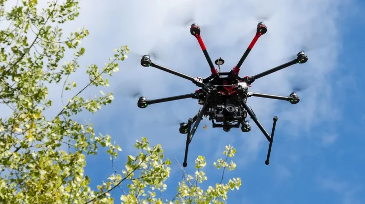 Membahas Penggunaan Drones Dari Fotografi Udara hingga Pengiriman Barang
