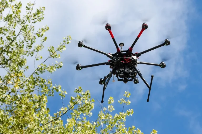 Membahas Penggunaan Drones Dari Fotografi Udara hingga Pengiriman Barang