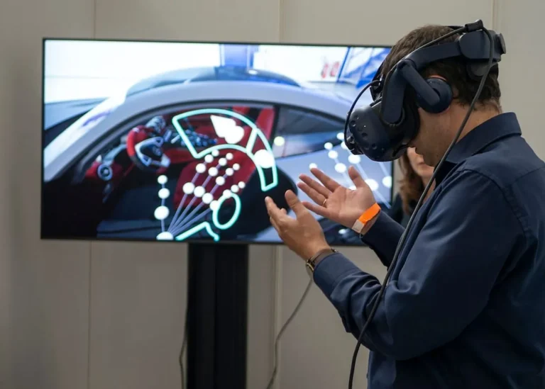Tantangan dan Masa Depan VR: Mengatasi Hambatan untuk Kemajuan